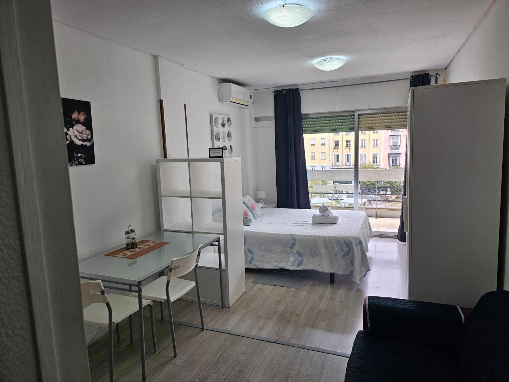 Estudio Doble Con Balcon En Madrid Centro Eksteriør billede