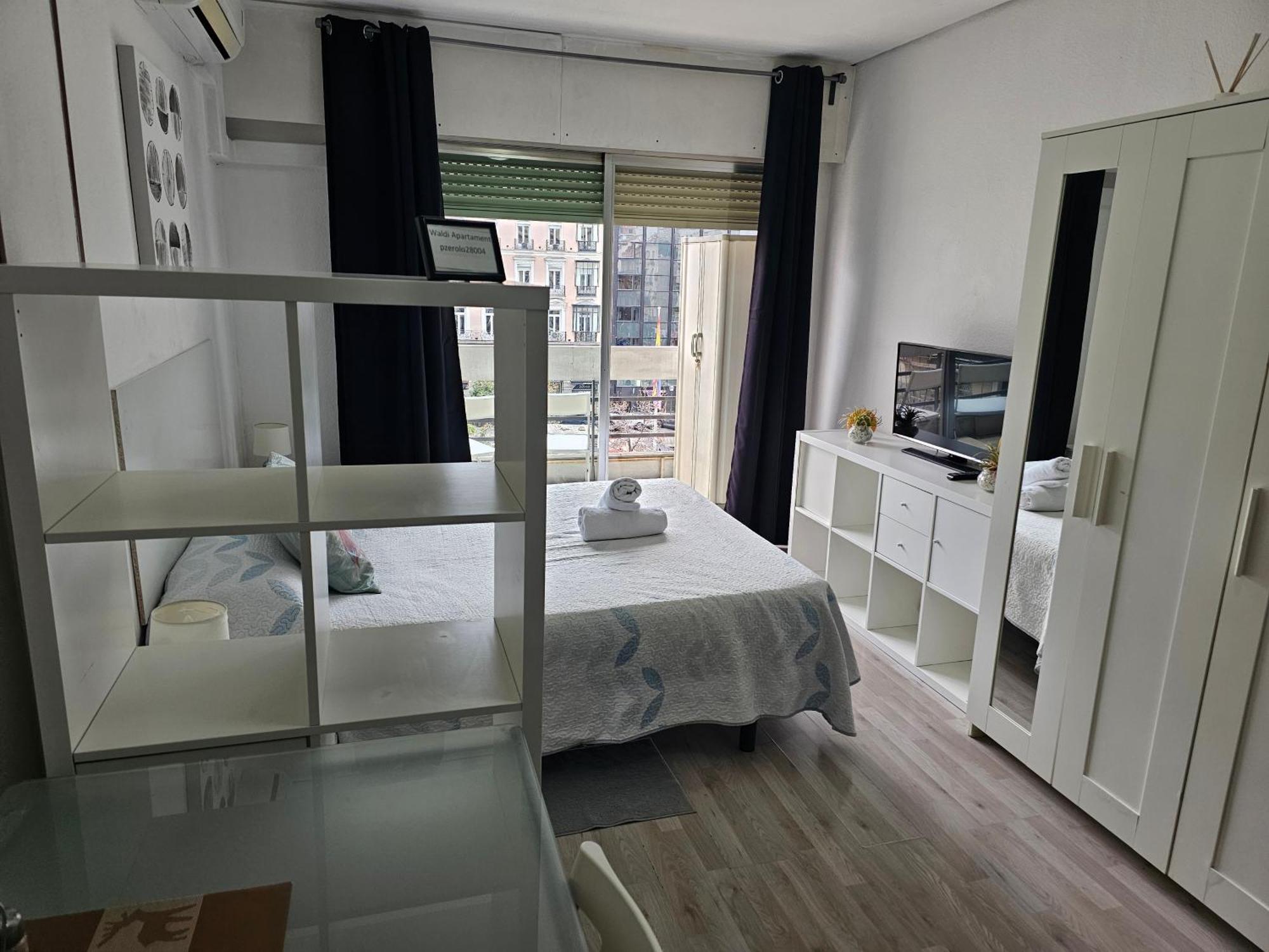 Estudio Doble Con Balcon En Madrid Centro Eksteriør billede
